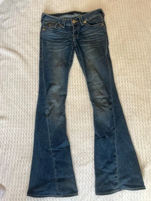 True religion jeans joey - Jätte fina true religion jeans som inte är synligt andvända.Pris går att diskutera.