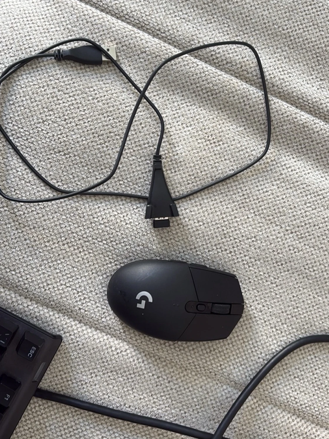 Vit och svart PlayStation-handkontroll - 3