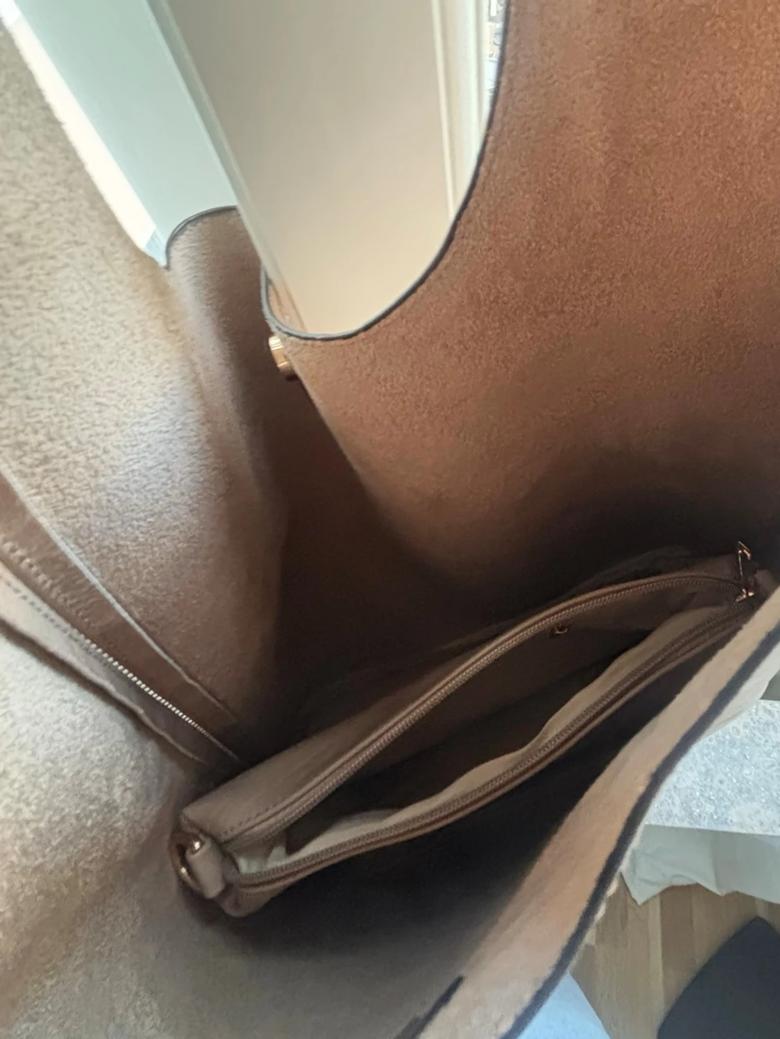 Beige axelväska i konstläder - 3