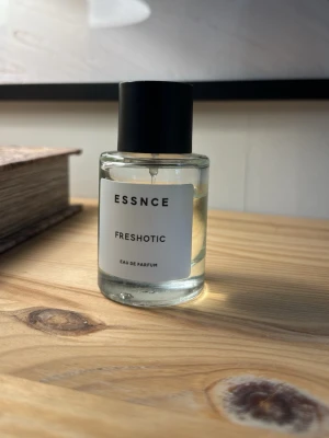 ESSNCE Freshotic Eau de Parfum - Doften heter Freshotic och är från märket ESSNCE. 
