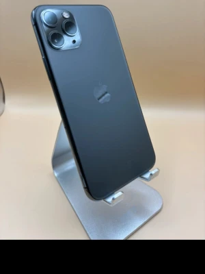 IPhone 11 Pro - 64GB, Battery percentage 67%