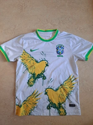 Brasilien fotbollströja  - Helt ny.