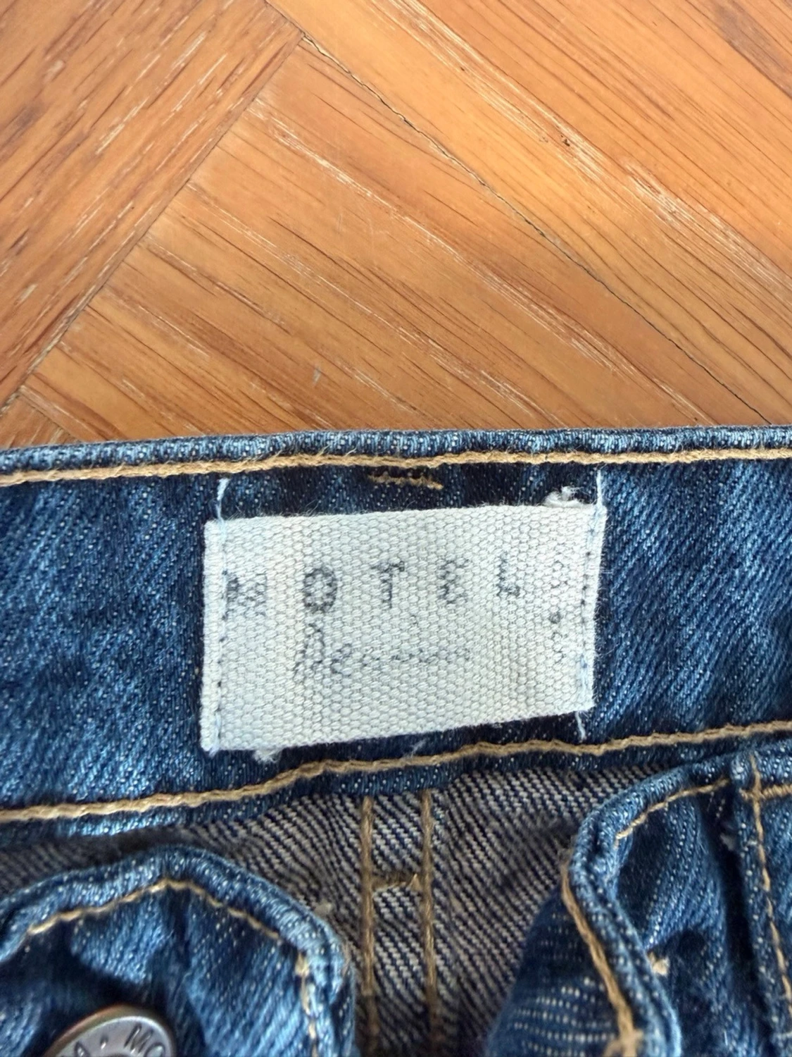 Mörkblå raka jeans från Motel rocks - 1