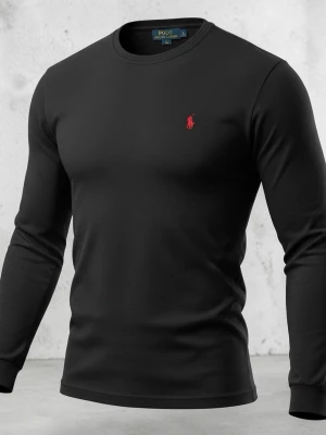 Ralph Lauren Tröja -  Storlek: Large 🎨 Färg: Svart 🏷️ Märke: Ralph Lauren 👌 Skick: Mycket bra – inga defekter  📦 Skickas snabbt och välpackat! 💬 Skriv gärna vid frågor eller funderingar!