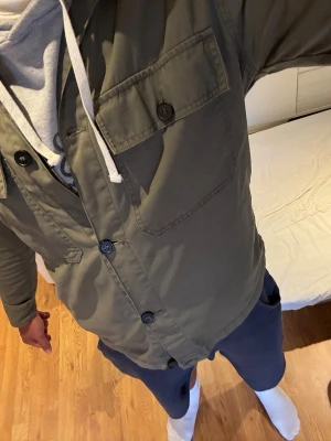Grön overshirt - Otroligt skön overshirt som inte säljs längre. Storlek s men sitter som m