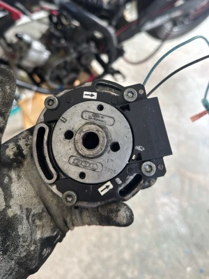 Polini pvl tändsystem till am6 - Säljer ett PVL tändsystem med tillhörande rotor, perfekt för dig som vill uppgradera eller byta ut tändningen på din moped 