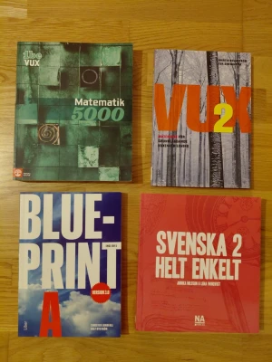 Kurslitteratur komvux  - Kurslitteratur för er som studerar på komvux i kurserna Mattematik 1b & 1c, Svenska 2b och Engelska 5.  Jag säljer alla för 500kr, kan även sälja separat 250-300kr/st beroende på vilken bok. Matematik 5000 ISBN: 9789127435056  Matematik VUX 2 ISBN: 9789147115440 Engelska 5 Blueprint A  ISBN: 9789147121014 Svenska 2 Helt enkelt  ISBN: 9789198024791