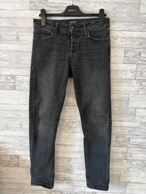 Jack&jones - Svarta jeans från jack&jones. Storlek 30/32, tapered mike. Nypris ca 600kr