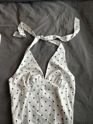 Topp - Shein - Topp från shein med polka dots, ej använd💕