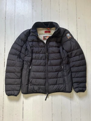 Parajumpers jacka dam, storlek M  - Mycket bra skick.