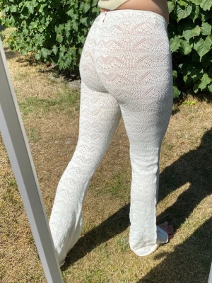 Odd Molly virkade bootcut lowwaist leggings  - Helt underbara Odd Molly virkade bootcut lowwaist leggings, sitter så fint på! Storlek 0. 