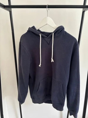 Pier One hoodie S - Navy hoodie. Enkel å sjysst look