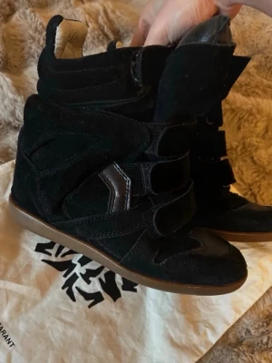 Svarta sneakers från Isabel marant - Snygga svarta sneakers från Isabel marant💗
