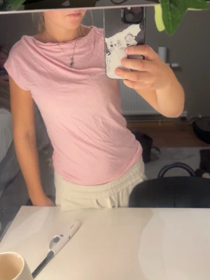 Ljusrosa kortärmad t-shirt - Typ använd 1 gång💕
