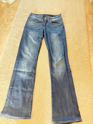 Bootcut jeans - Bootcut jeans från G-star RAW i storlek 27/32 