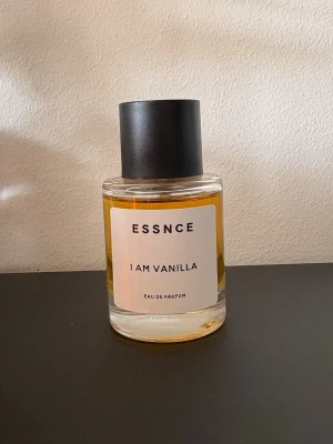 ESSNCE I am Vanilla - I am Vanilla från ESSNCE i 50 ml. Använd fåtal gånger.