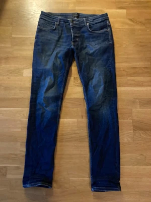 Neuw jeans lou slim - Jeans från märket Neuw i modellen lou slim! Storlek w31 l34