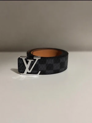 Lv bälte  - helt ny, trygg & säker frakt. spårbar. VÄLJ INSTABOX! SEN FRAKT 