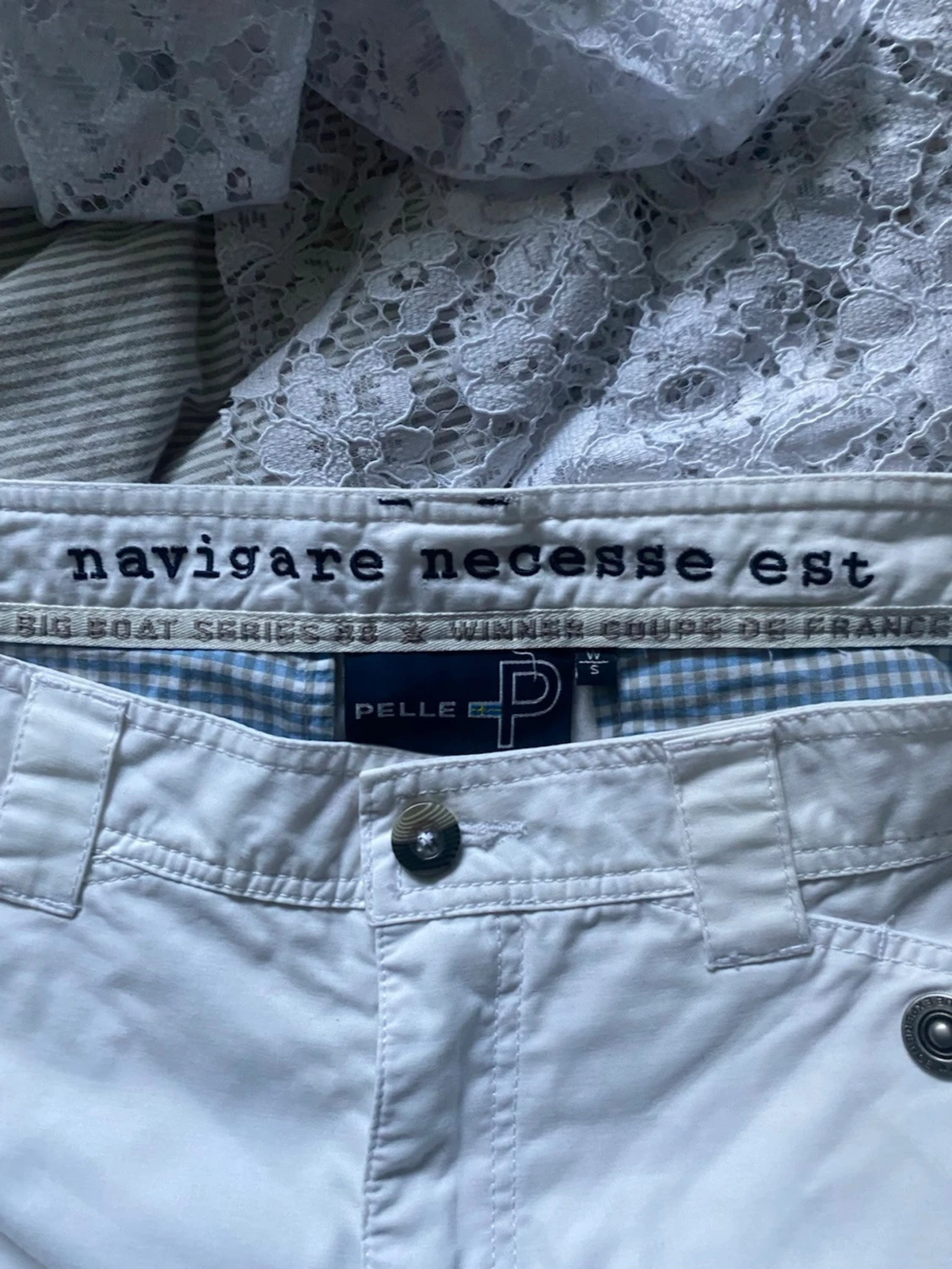 Vita shorts från Pelle P med brodyr - 4