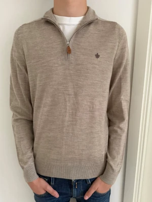 Morris tröja S - Morris tröja som endast använts 2 gånger. Otroligt skick och är i storlek S. 100% merino ull😃.                //VIO Closet