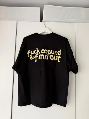 FAFO T-shirt  - Fafo T-shirt. Sjukt snygg och perfekt passform om man vill ha en snygg overzie fit. Passar storlek S/M