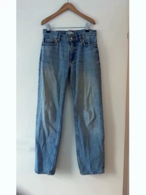 Straight jeans ginatricot - Snygga jeans från Gina som jag säljer pga de ej passar mig i storleken längre