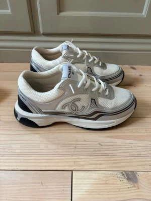 CHANEL Trainers - Riktigt snygga trainers från Chanel | Jättefint skick | Storlek 45 men sitter exakt som 43 | Sällsynta och riktigt snygga 🤟