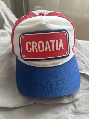 Kroatien vm 2026 keps - Säljer en Nice Kroatien keps vm 2026 använd 1 gång 559kr ny pris 