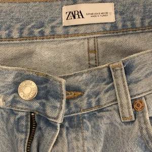Zara jeans  - Säljer dessa jeans pågrund av att de är förstora i midjan!!!❤️ som nya 