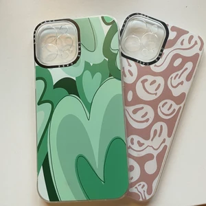 iPhone 12 skal - Mobilskal till IPhone 12 PRO MAX från Shein. Helt oanvända, säljer pga felköp. Skalen är i mjuk plast💚 Säljer båda för 40kr eller en för 25kr💚