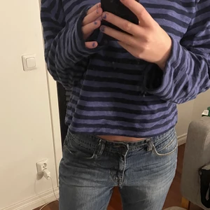 Randig tröja - Randig tröja från Bikbok. Buda! köparen står för frakt 