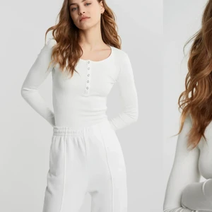 Söker dessa toppar  - Söker denna topp från Gina trugor i vitt o grått! Här gärna av er om ni har någon av dom!