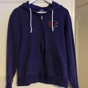 Champion zip hoodie - Storlek L men passar mer som M. Köpt i New York