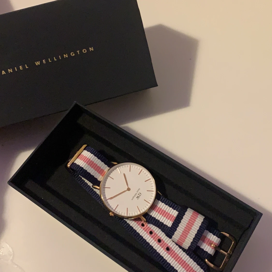 Daniel wellington  - 90