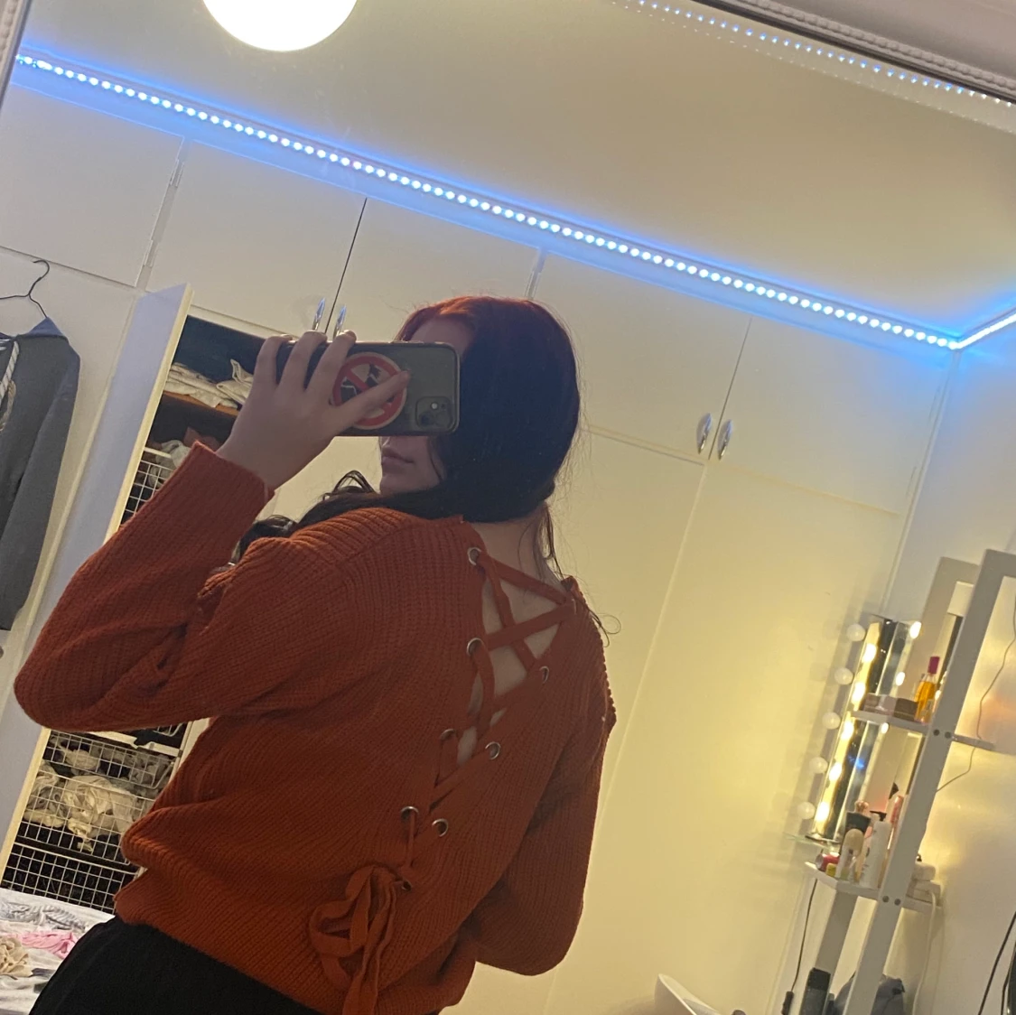 Orange stickad tröja - 90