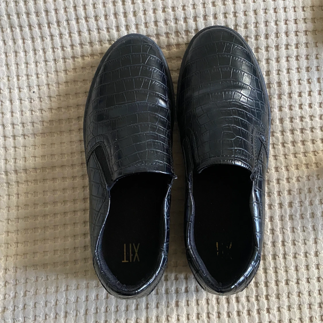 Svarta sneakers strl 36