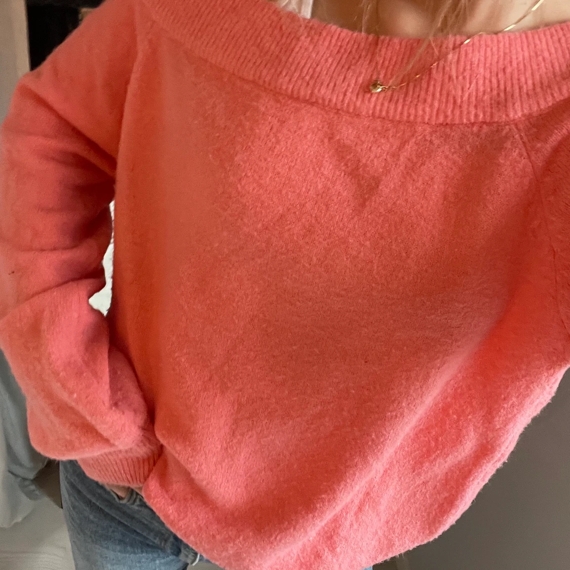 Stickad offshoulder rosa tröja - 90