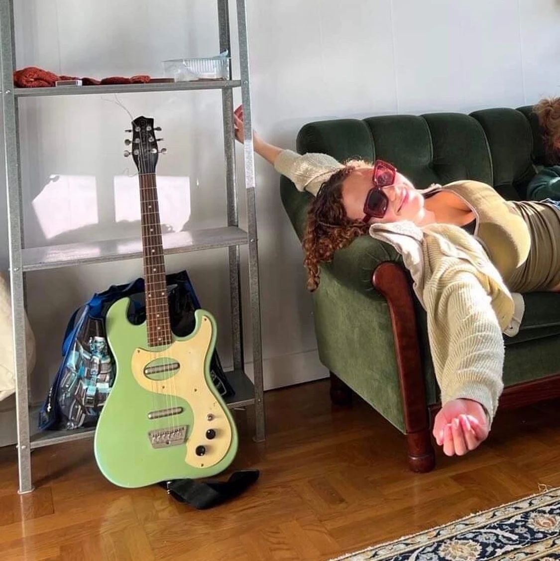 Solbrillor i lite retro vinröd färg💥 - 91