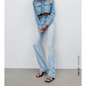 Mid Rise straight - Säljer mina skit snygga populära Mid Rise straight jeans från zara. Köptes för 359kr och dom är i topp skick😍 BUD: 200kr