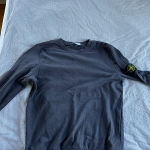 Stone Island Tröja - Stone Island tröja, storlek S/M, passar bra för de som har Medium 