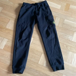 Stone island byxor - Mycket bra skick. Kvitto osv finns