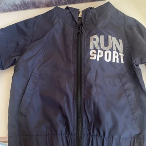 Run sport - Run sport jacka i storlek 110 