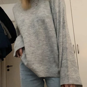 Grå stickad tröja - Stickad tröja som är oanvänd🤍🤍