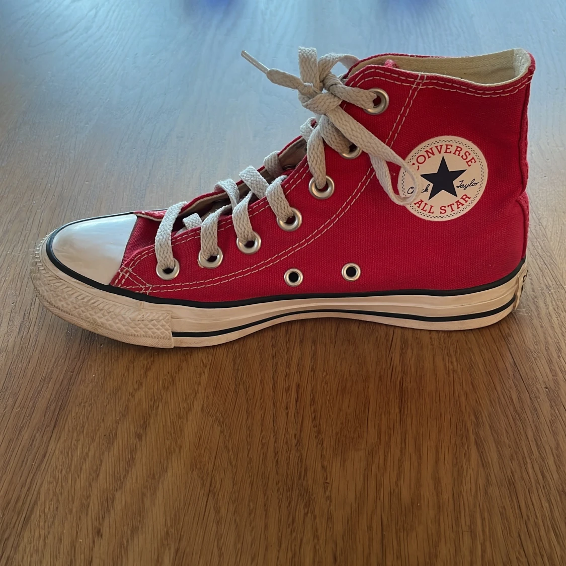 Röda Converse, strl 36 - 90