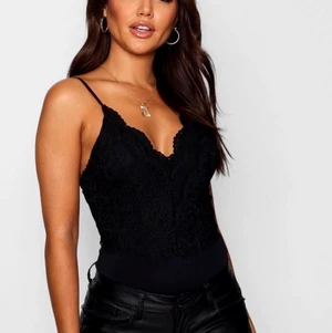 Body - Likadan body som den röda, även denna är helt ny och endast testad. Storlek s, kom med prisförslag 