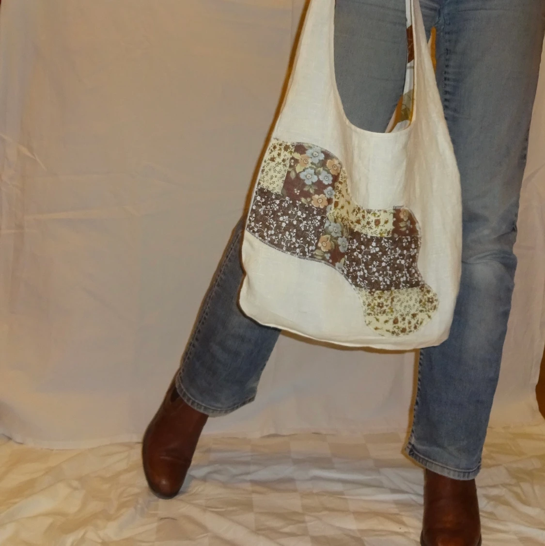 Handsydd tygväska i beige och brun  - 90