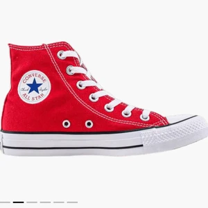  Converse  - Säljer dessa supersnygga converse i storlek 40. Skorna är nästintill oanvända och har inga defekter alls. Skriv privat för fler bilder 