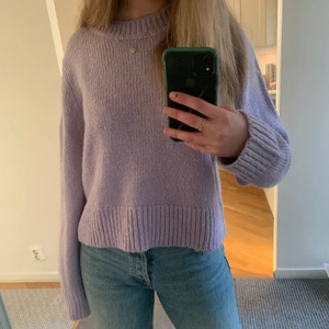 Lila stickad tröja  - Helt oanvänd lila stickad tröja från Lindex. I stolek L men passar även s/m❤️