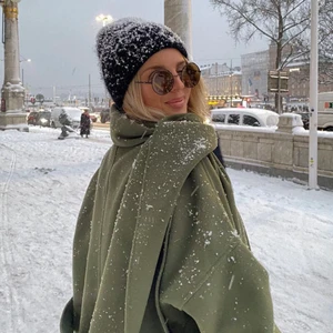 Alvii mössa - Helt ny alvii mössa, köpt för 300kr❤️