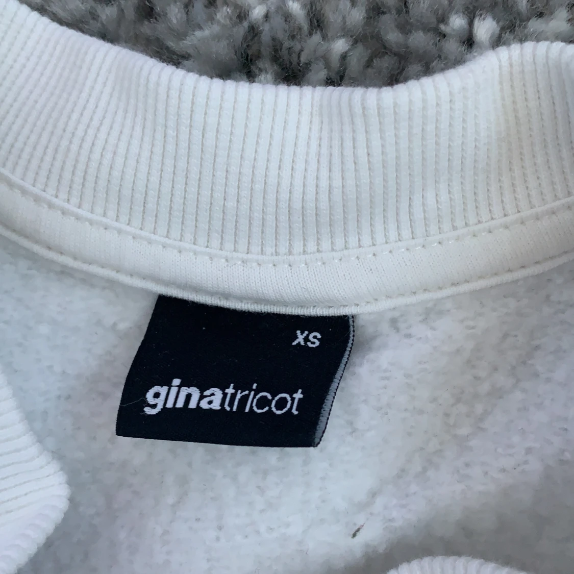 Vit tröja  - 91